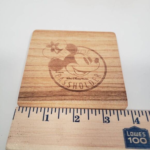 Disney Parks Pass‎ holder Chef Minnie Mouse Wood Coaster Set Drinks - Picture 8 of 10